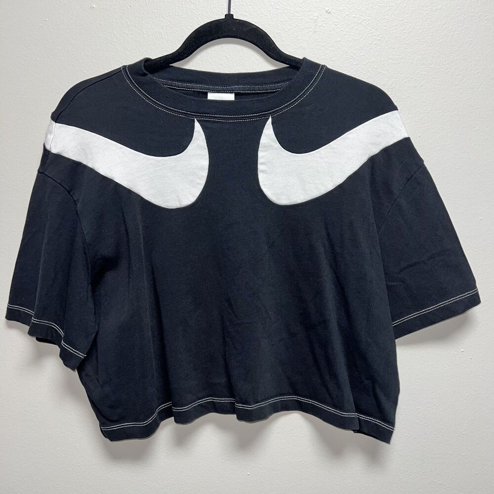 Nike Cropped Black T-Shirt Women’s Size Medium Sportswear Big Double Swoosh Tee